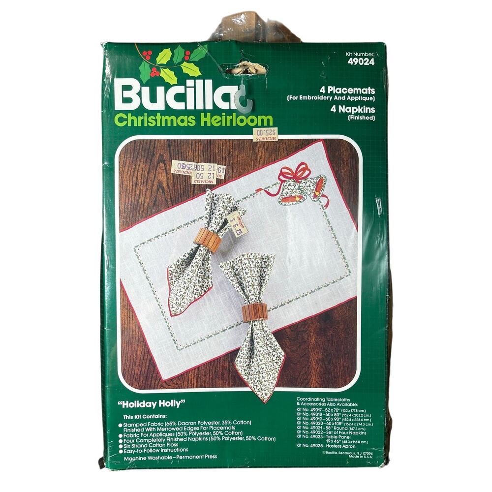 Bucilla Christmas Heirloom set of 4 Placemat Napkin- Unused- Embroidery Kit
